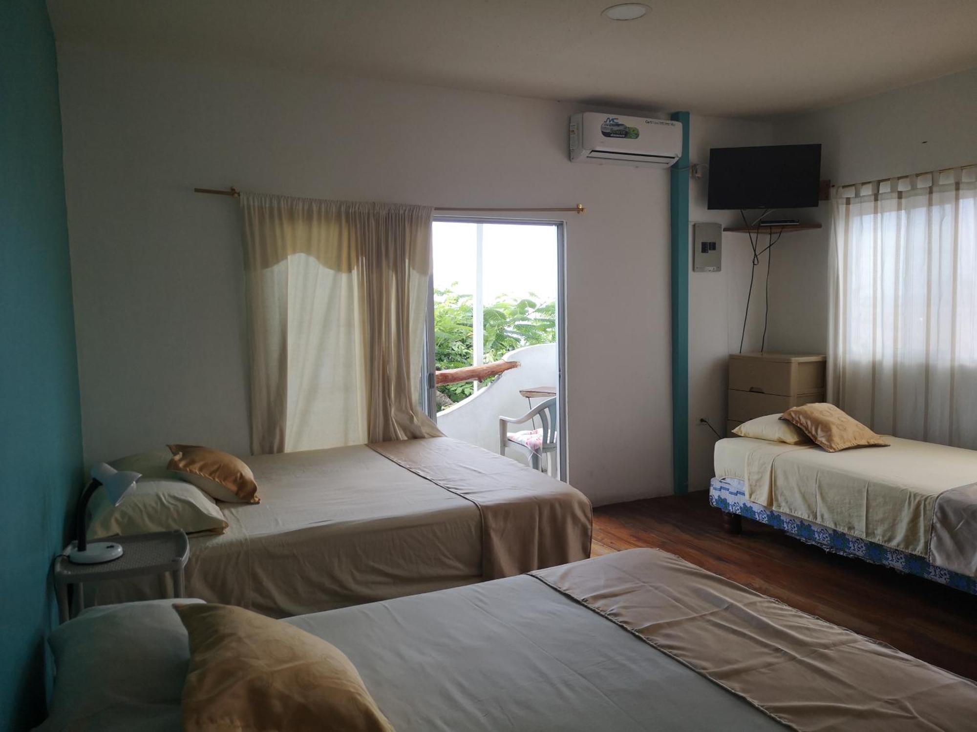 Hostal Cabanas Don Jorge Puerto Baquerizo Moreno Exterior photo